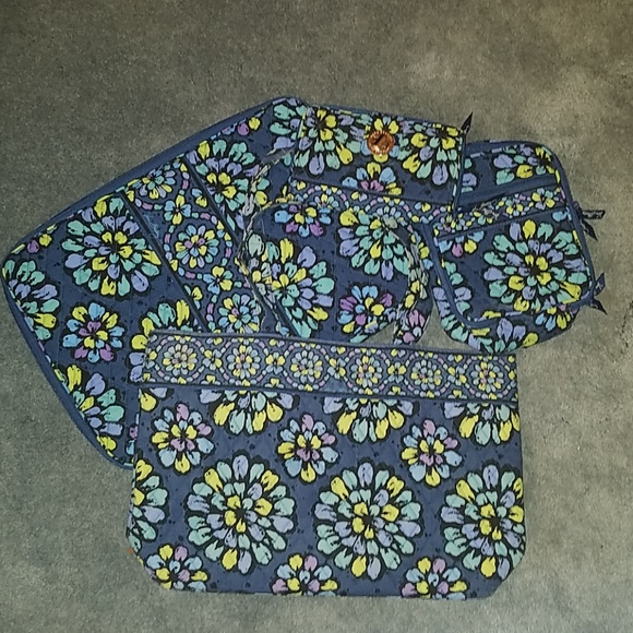 Vera Bradley Set - Picture 1 of 8